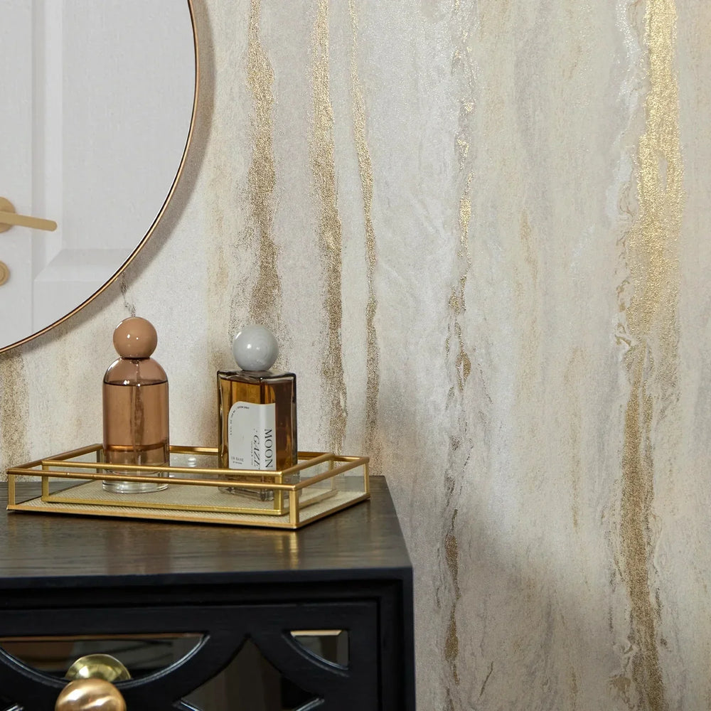 Metallic Wallpapers: Instant Luxury and Glamour