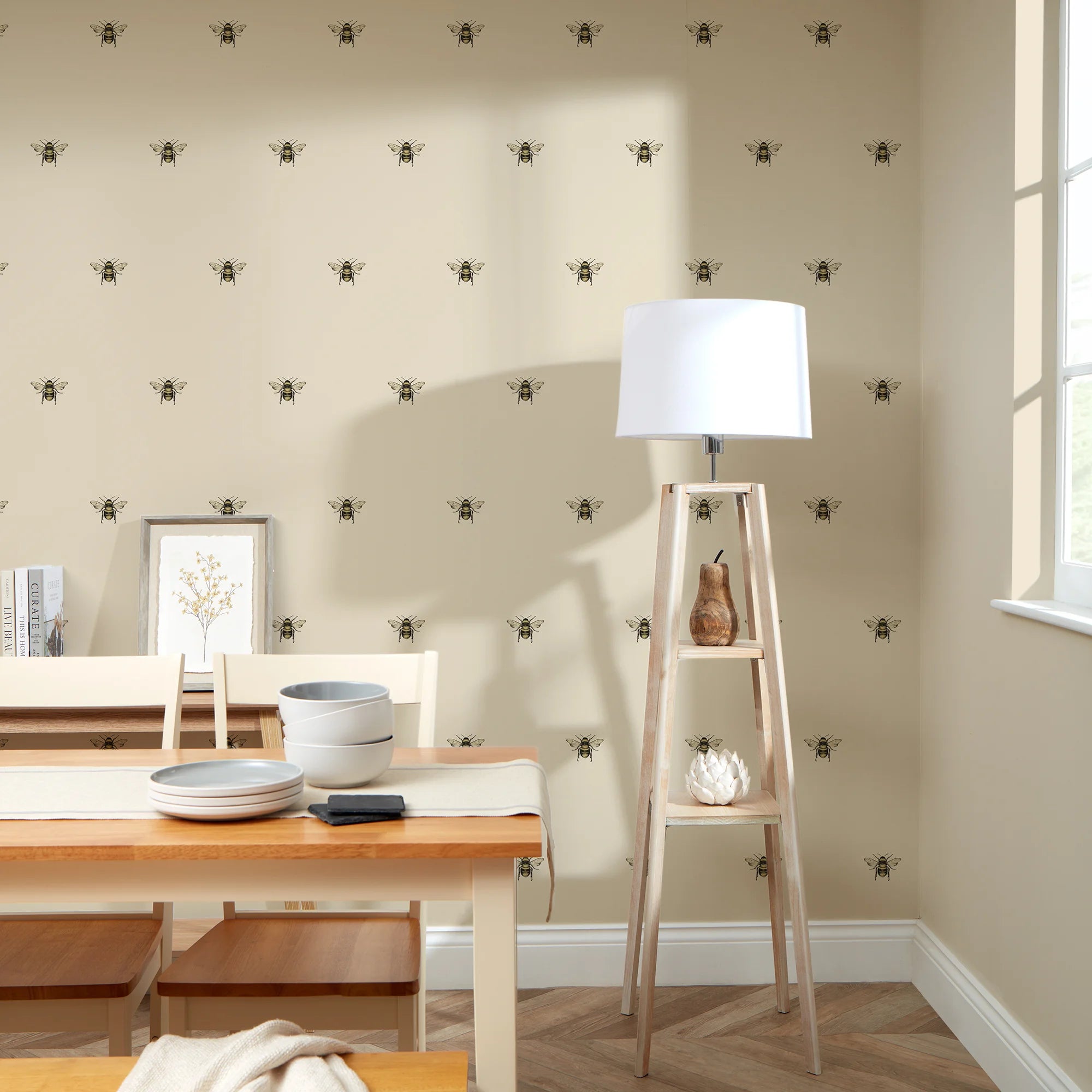 Luxe Bee Wallpaper in Natural