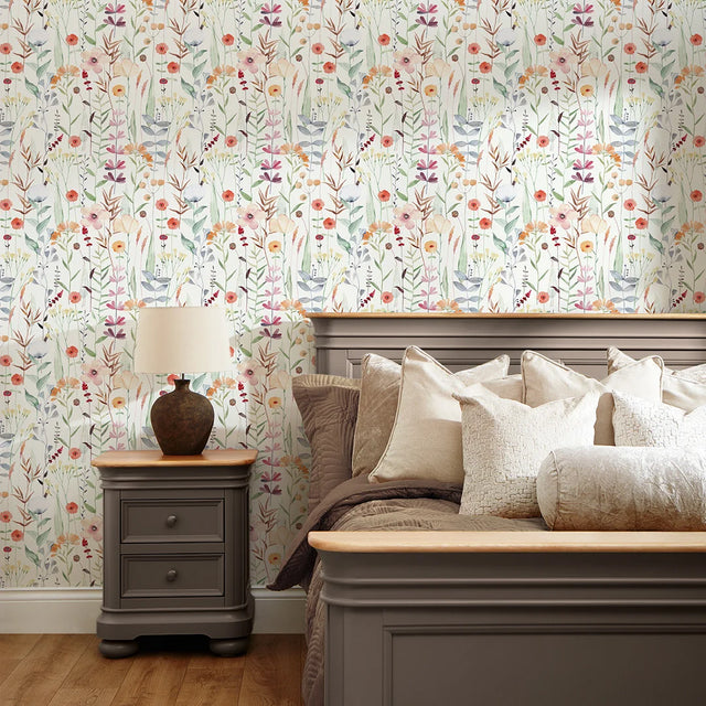 Pretty Flowers Wallpaper in Multicoloured
