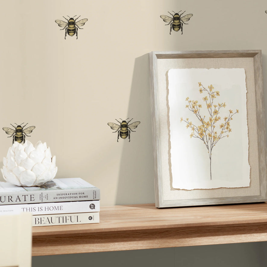 Luxe Bee Wallpaper in Natural