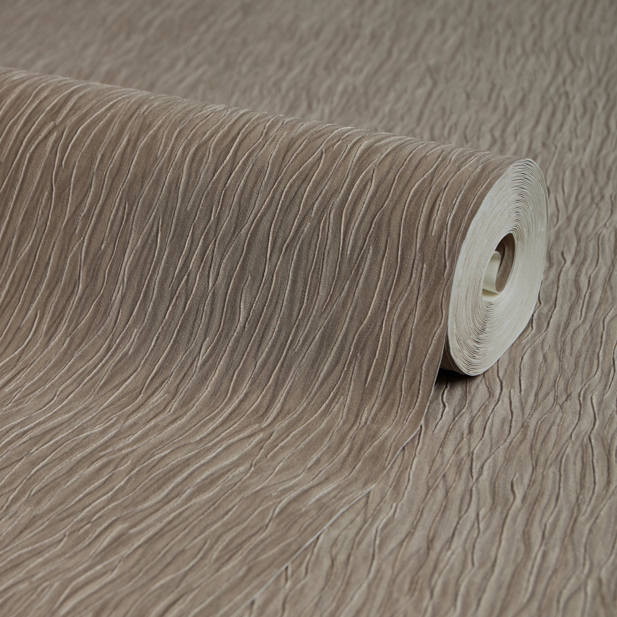 Crushed Silk Wallpaper in Mocha