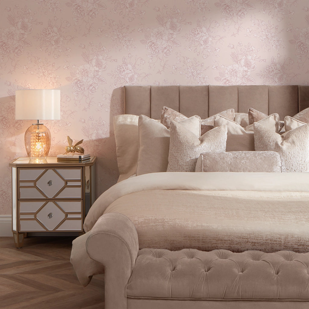 Romantic Roses Wallpaper in Pink