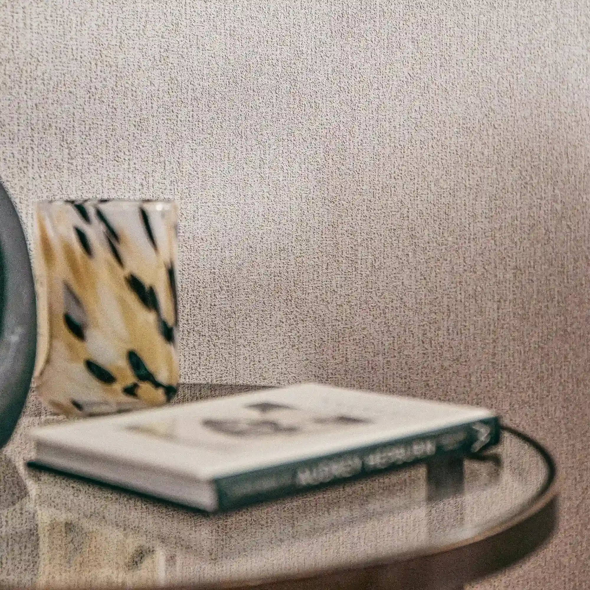 Isabella Wallpaper in Beige