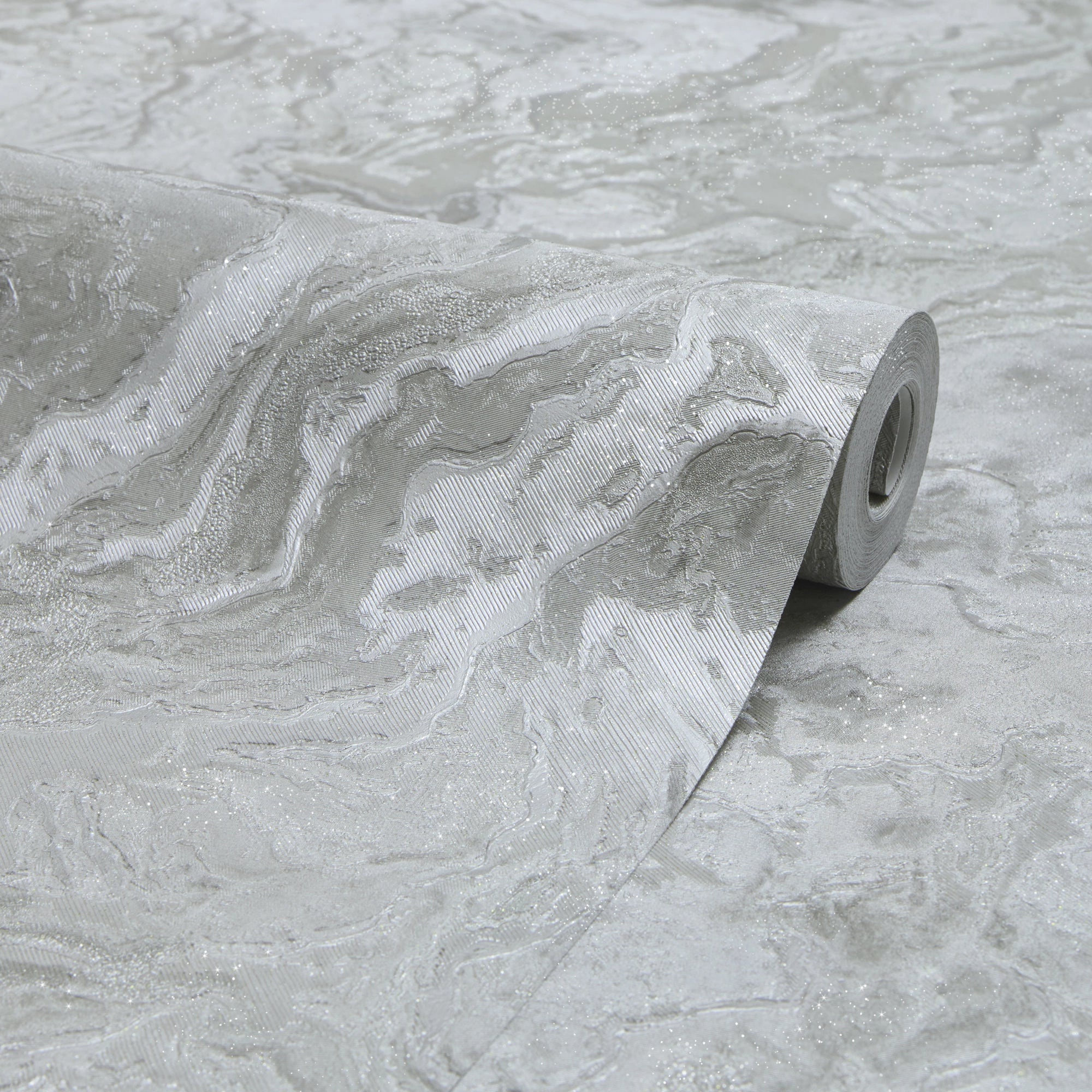 Nakura Wallpaper in Grey and Silver with Silver Metallic