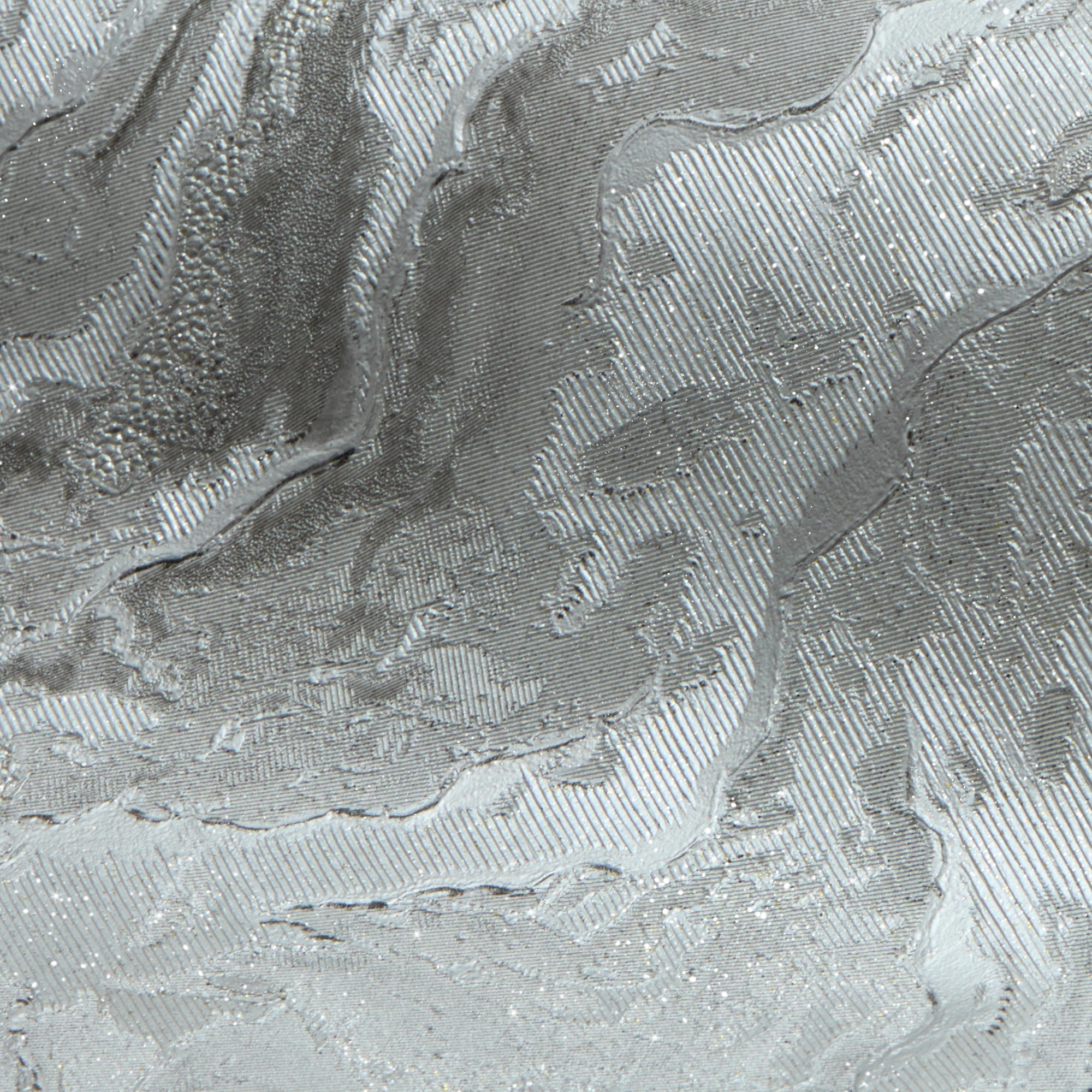 Nakura Wallpaper in Grey with Silver Metallic