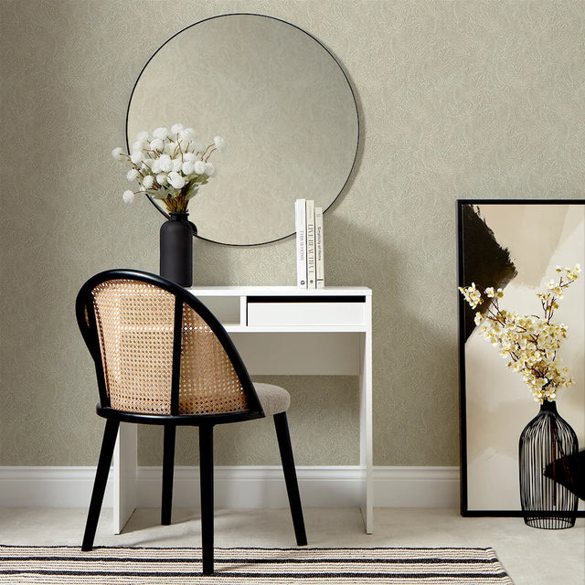 Palace Paisley Wallpaper in Ivory with Gold Sparkle