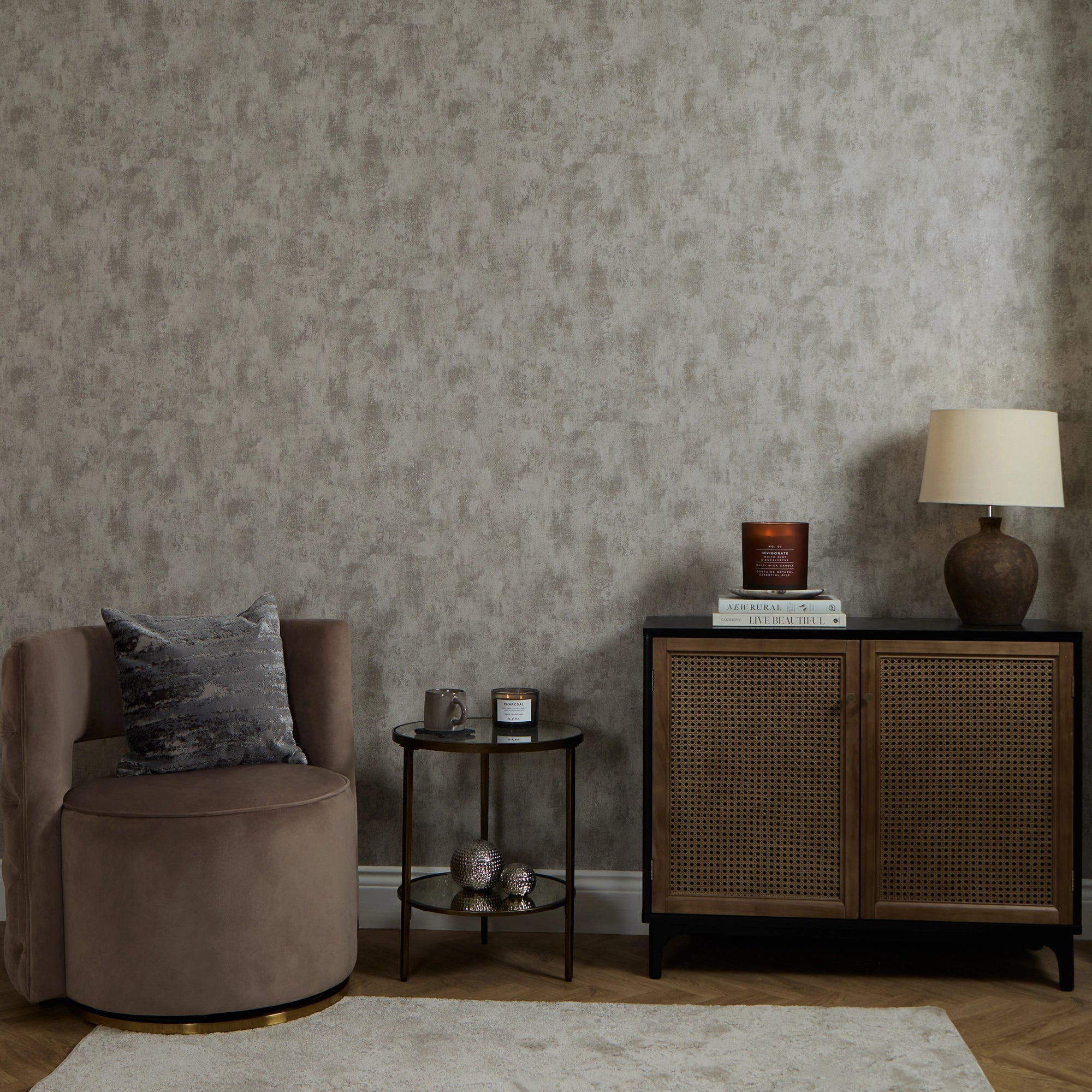 Pori Wallpaper in Light Grey with Gold Metallic
