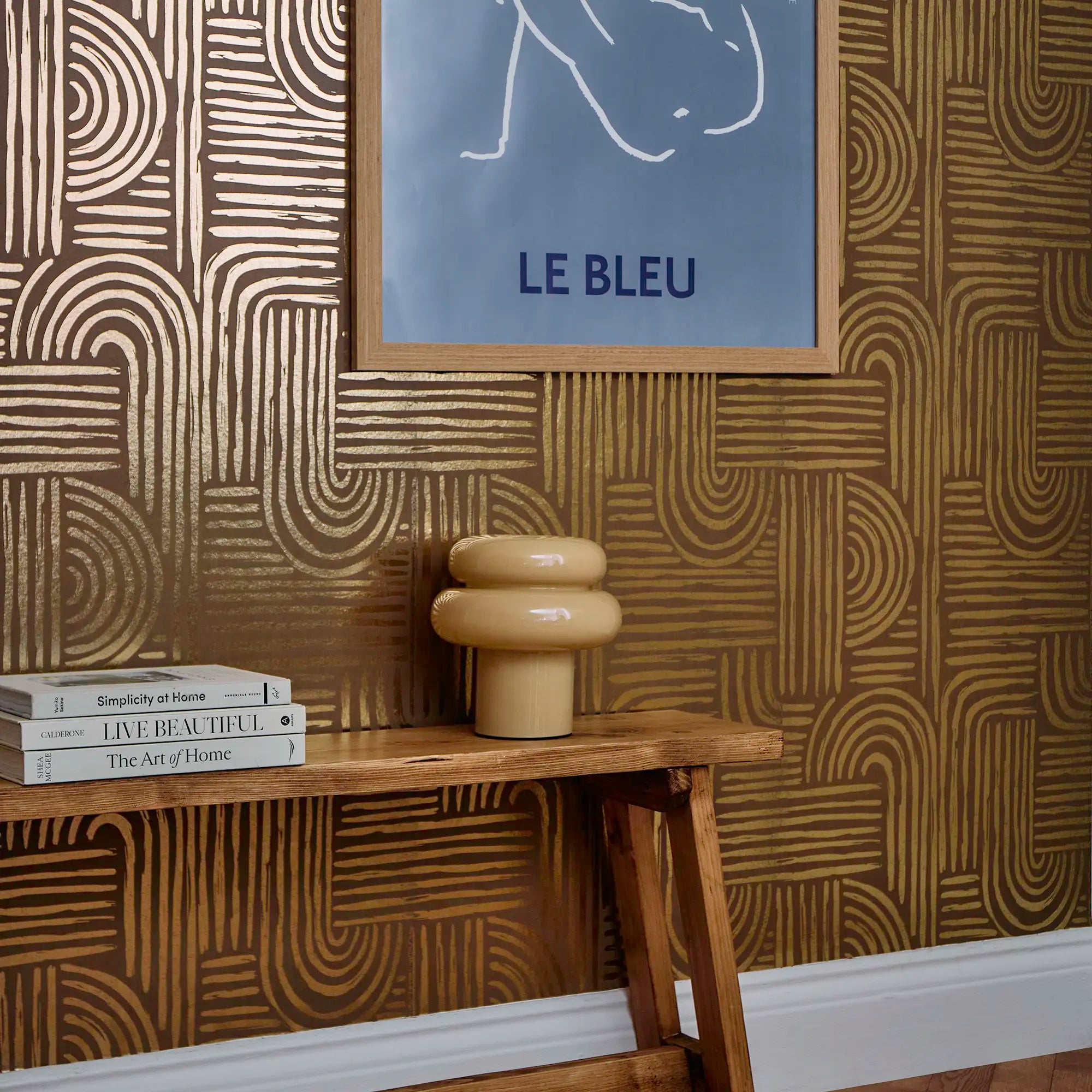 Raffia Curve Wallpaper in Chocolate with Gold Foil