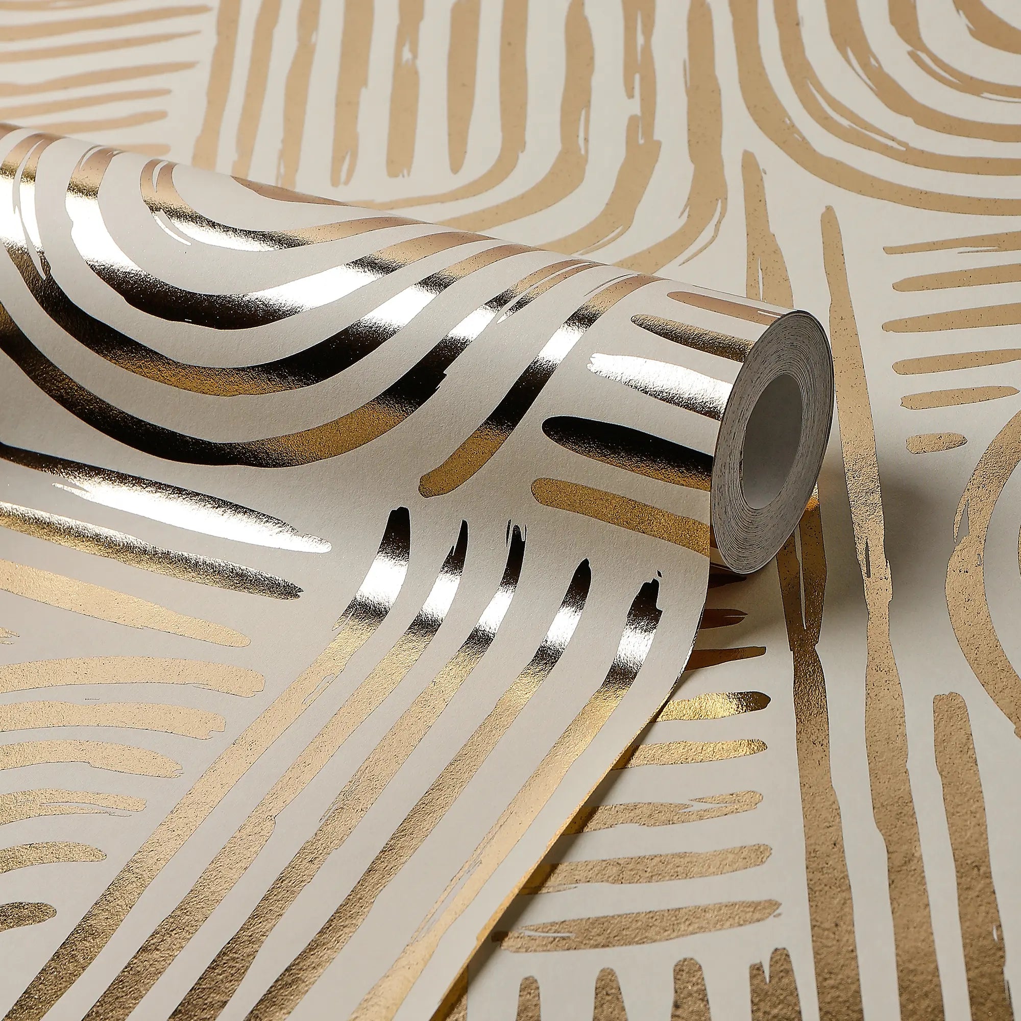 Raffia Curve Wallpaper in Cream with Gold Foil