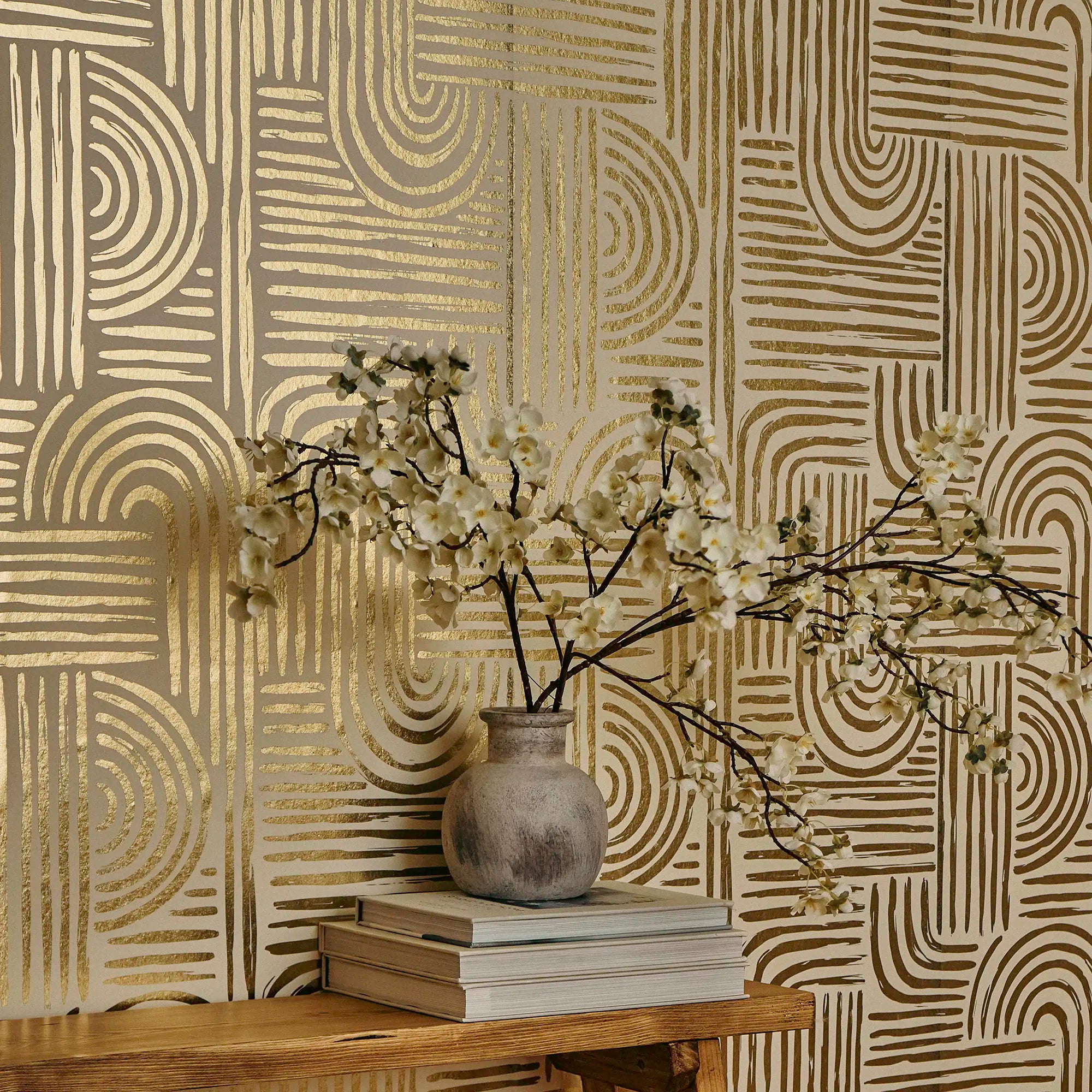 Raffia Curve Wallpaper in Cream with Gold Foil