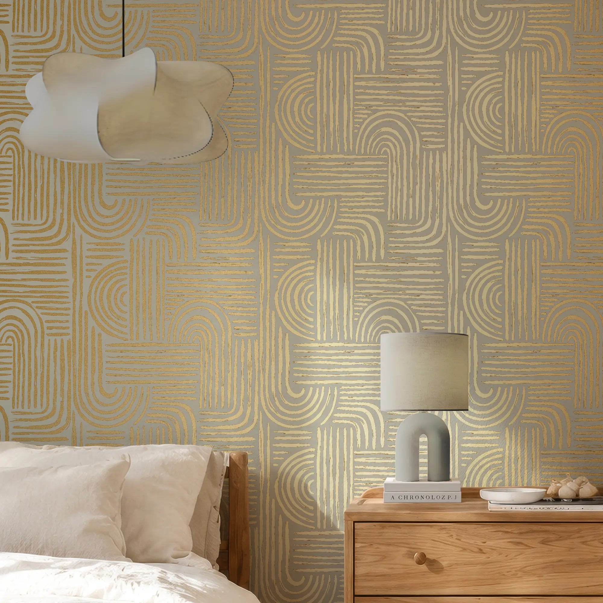 Raffia Curve Wallpaper in Grey with Gold Foil