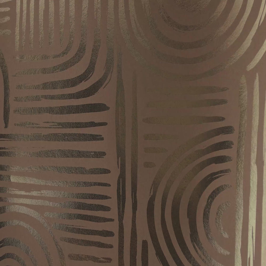Raffia Curve Wallpaper in Caramel Latte with Gold Foil